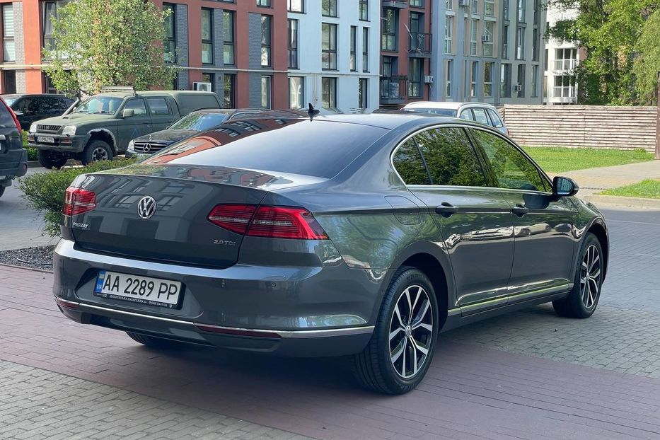 Продам Volkswagen Passat B8 Highline premium 2016 года в Киеве