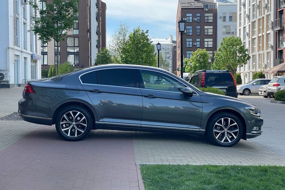 Продам Volkswagen Passat B8 Highline premium 2016 года в Киеве