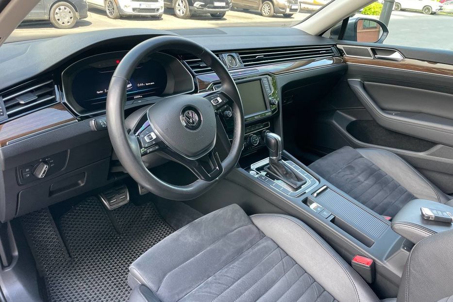Продам Volkswagen Passat B8 Highline premium 2016 года в Киеве