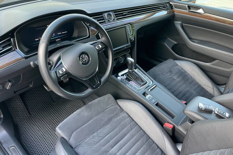 Продам Volkswagen Passat B8 Highline premium 2016 года в Киеве