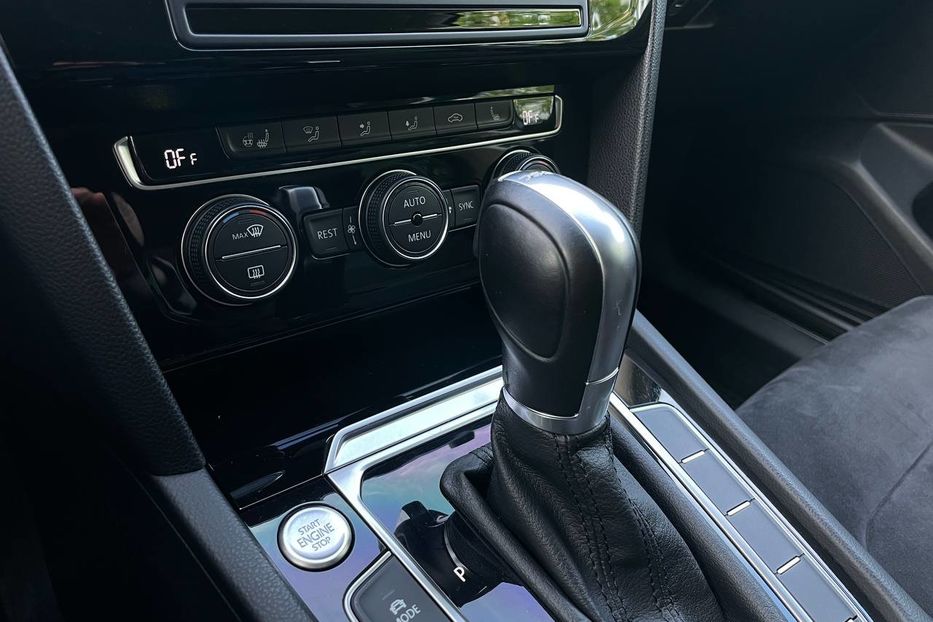 Продам Volkswagen Passat B8 Highline premium 2016 года в Киеве