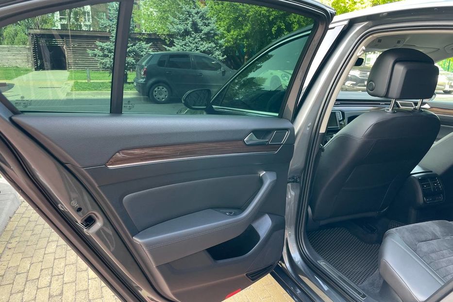 Продам Volkswagen Passat B8 Highline premium 2016 года в Киеве