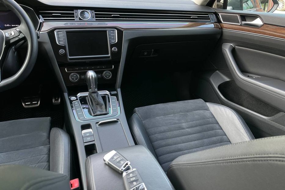 Продам Volkswagen Passat B8 Highline premium 2016 года в Киеве