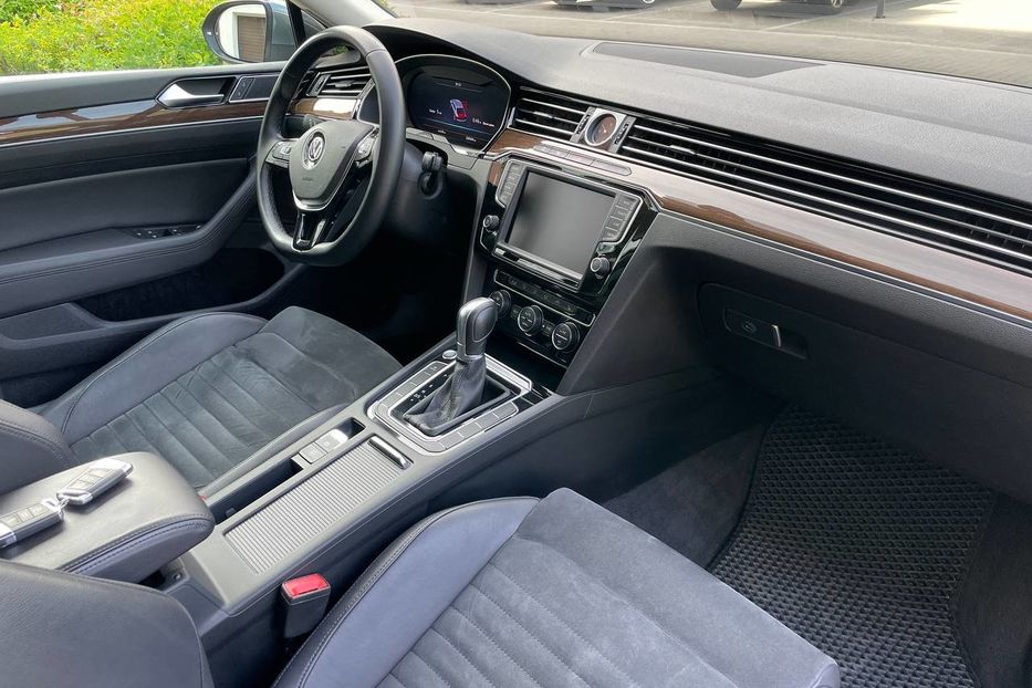 Продам Volkswagen Passat B8 Highline premium 2016 года в Киеве