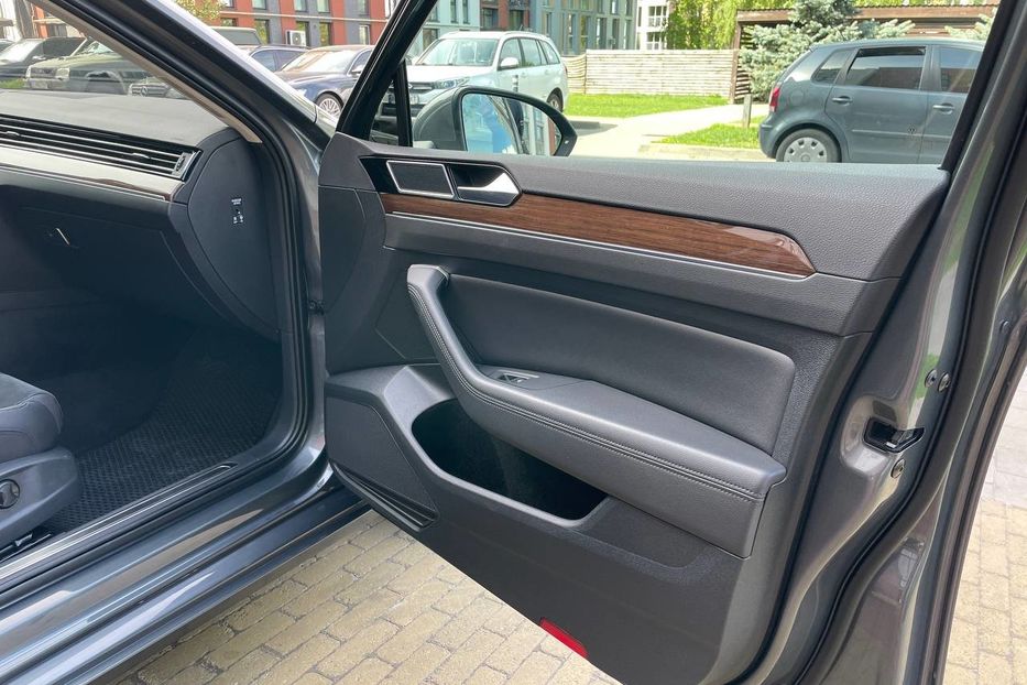 Продам Volkswagen Passat B8 Highline premium 2016 года в Киеве