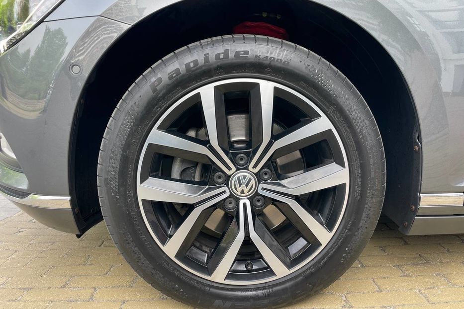 Продам Volkswagen Passat B8 Highline premium 2016 года в Киеве