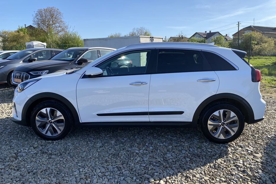 Продам Kia Niro 64кВтТепловийПідгрвсидінькерма 2021 года в Львове