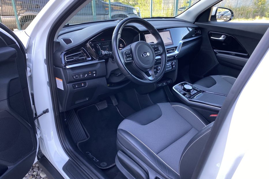 Продам Kia Niro 64кВтТепловийПідгрвсидінькерма 2021 года в Львове