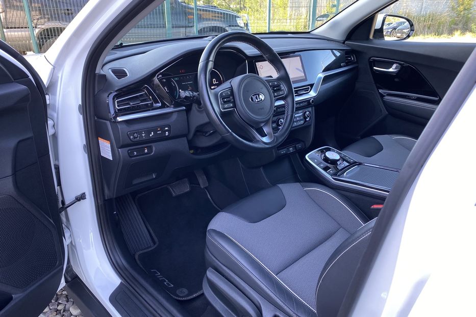 Продам Kia Niro 64кВтТепловийПідгрвсидінькерма 2021 года в Львове