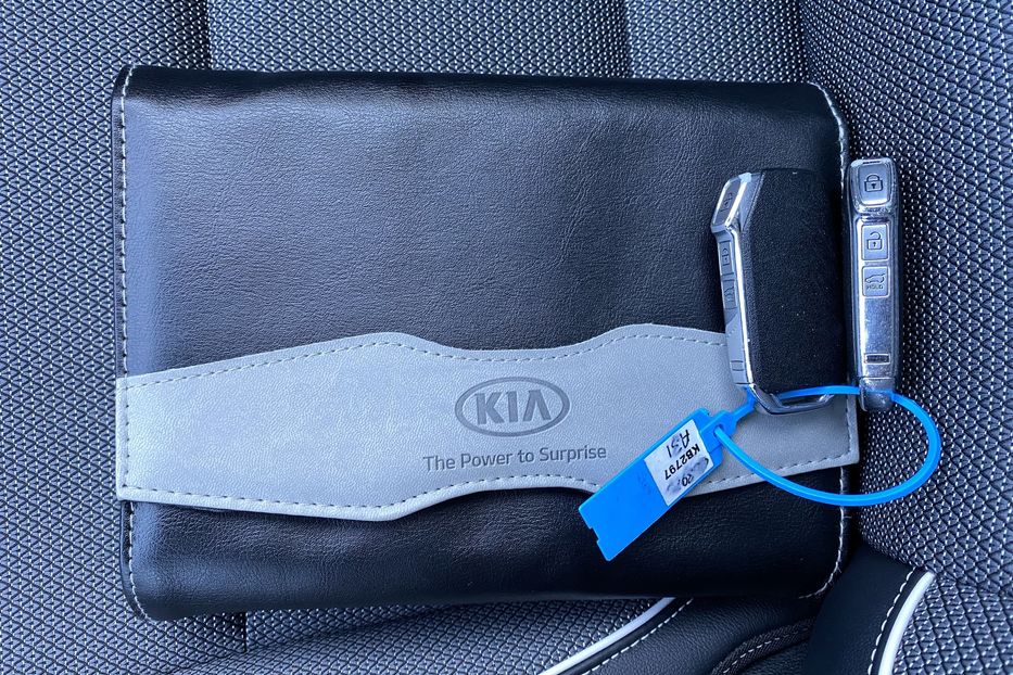 Продам Kia Niro 64кВтТепловийПідгрвсидінькерма 2021 года в Львове
