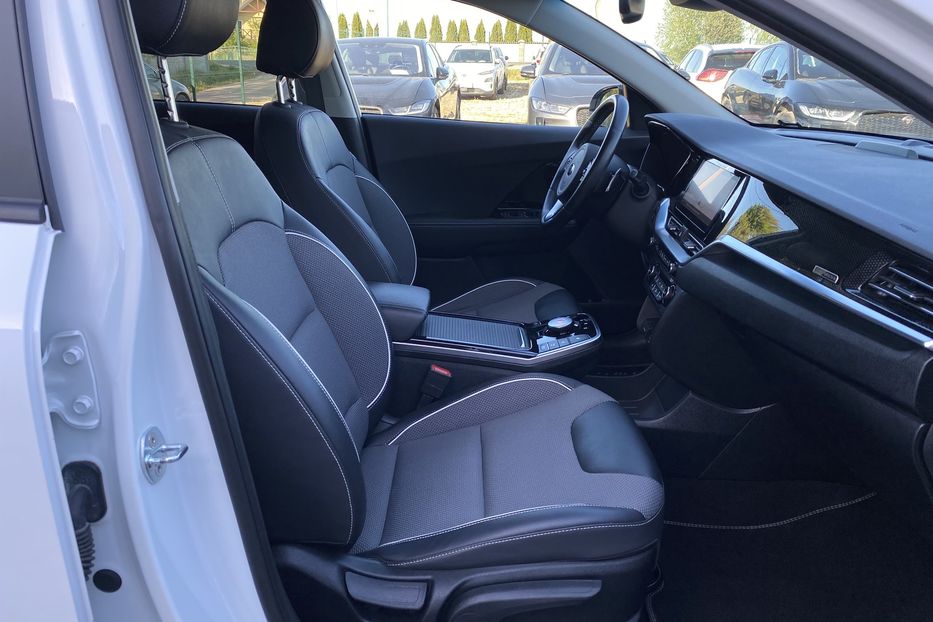 Продам Kia Niro 64кВтТепловийПідгрвсидінькерма 2021 года в Львове