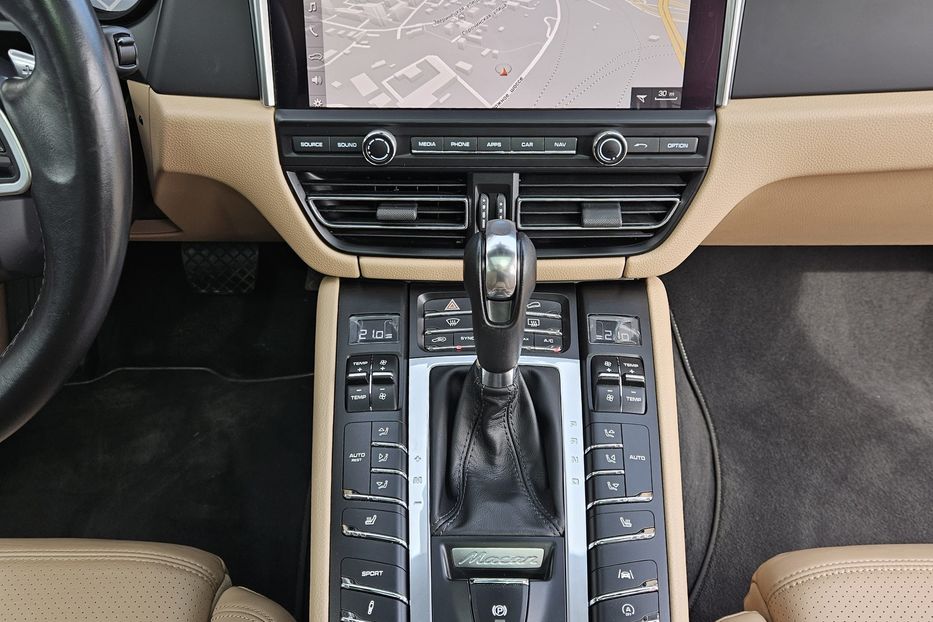 Продам Porsche Macan Офіційний! 2019 года в Киеве