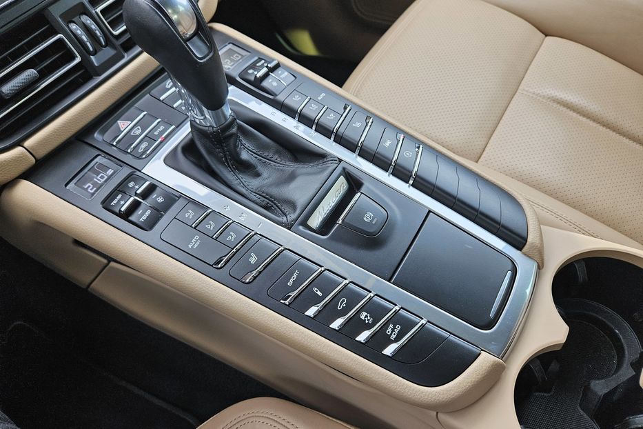 Продам Porsche Macan Офіційний! 2019 года в Киеве