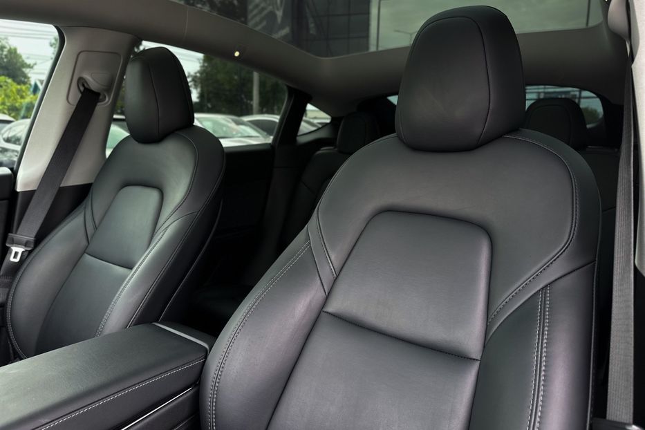 Продам Tesla Model Y Long Range Dual Motor 2020 года в Черновцах