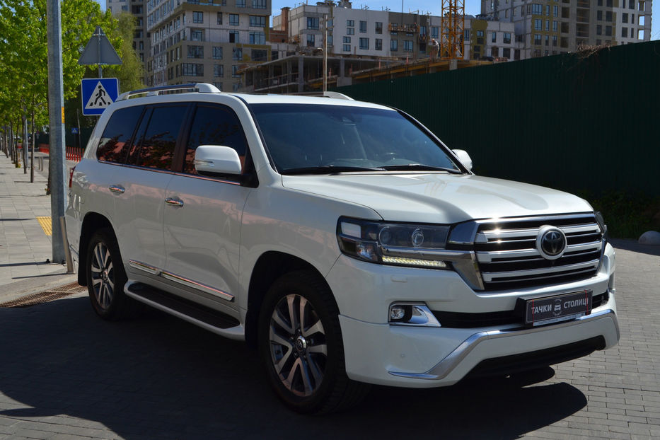 Продам Toyota Land Cruiser 200 2016 года в Киеве