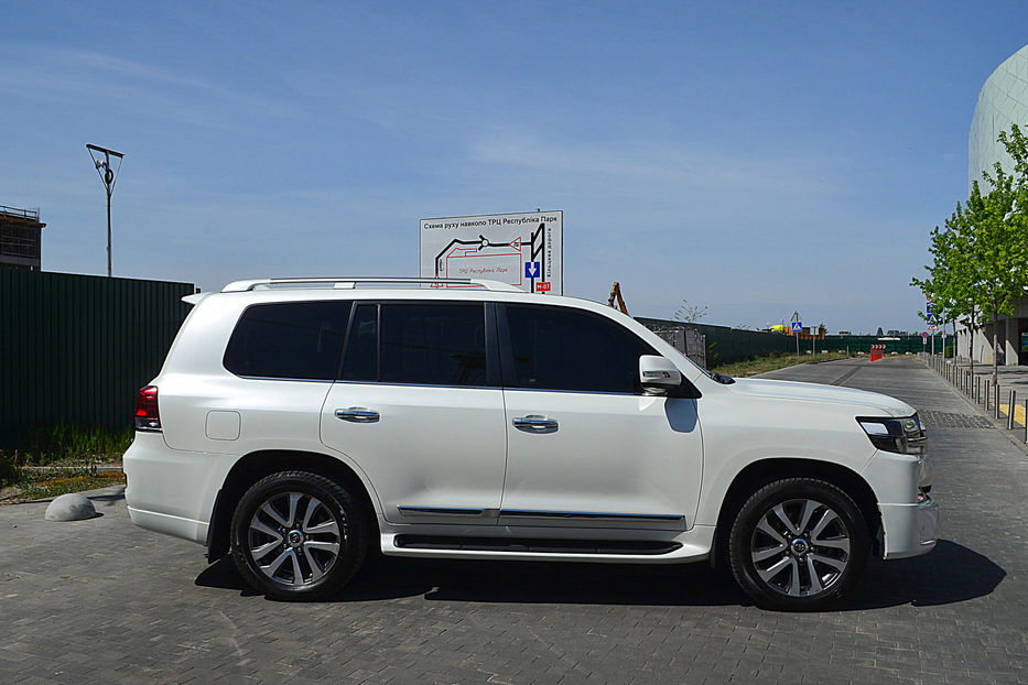 Продам Toyota Land Cruiser 200 2016 года в Киеве