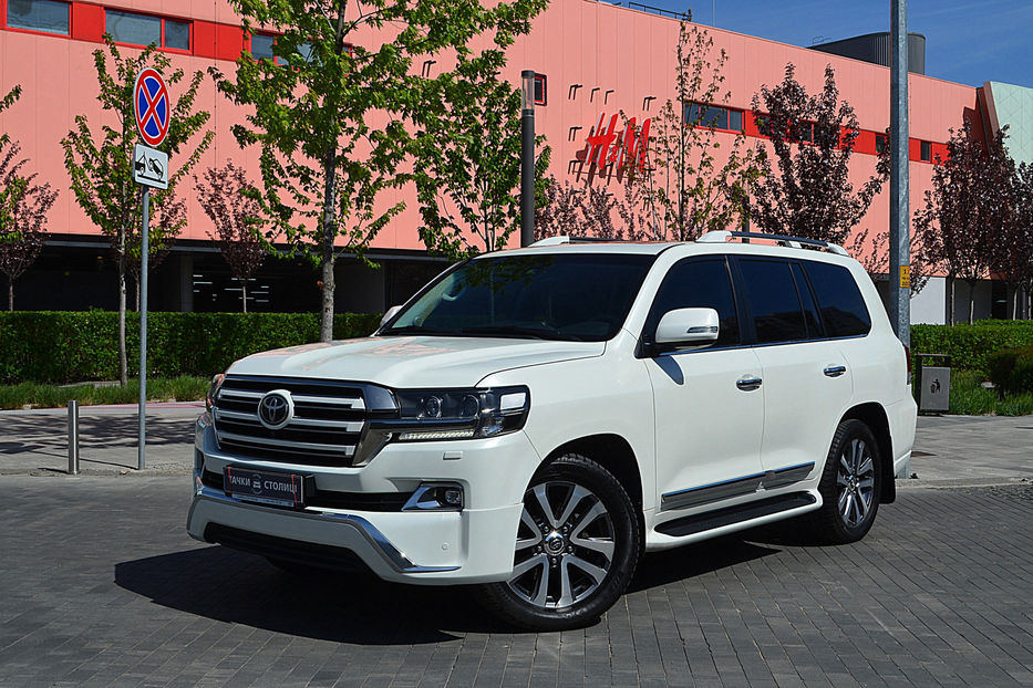 Продам Toyota Land Cruiser 200 2016 года в Киеве