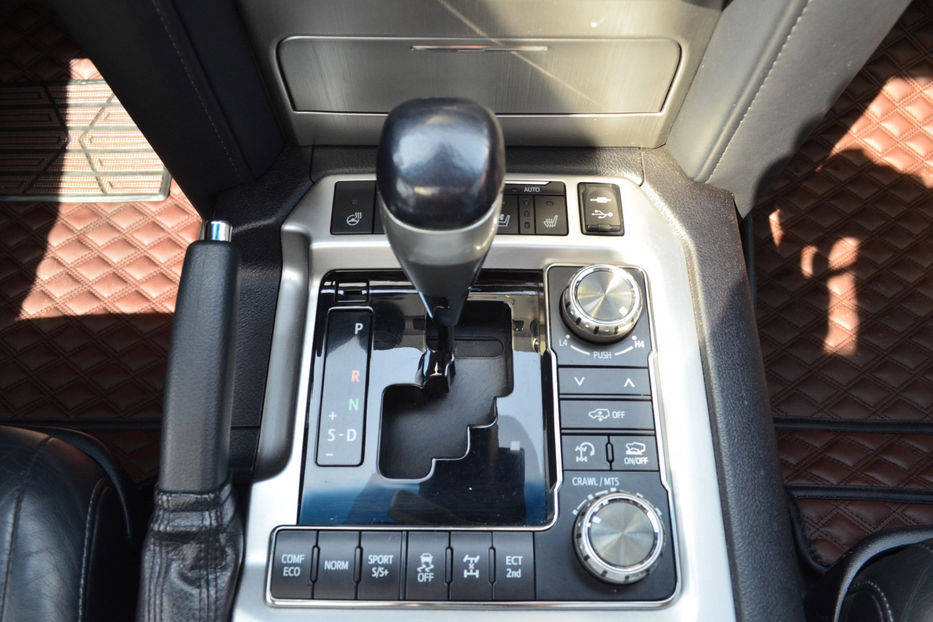 Продам Toyota Land Cruiser 200 2016 года в Киеве