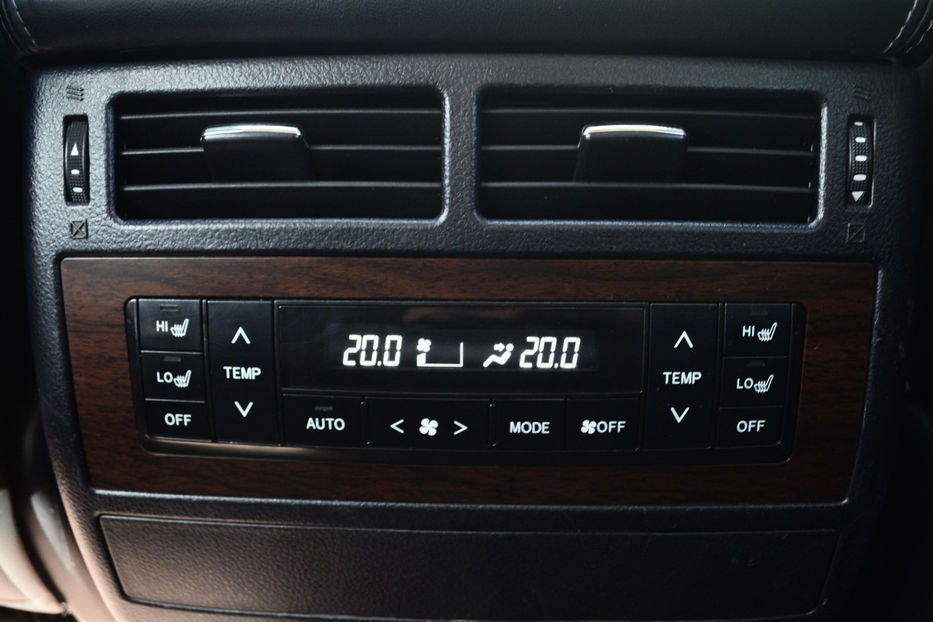 Продам Toyota Land Cruiser 200 2016 года в Киеве