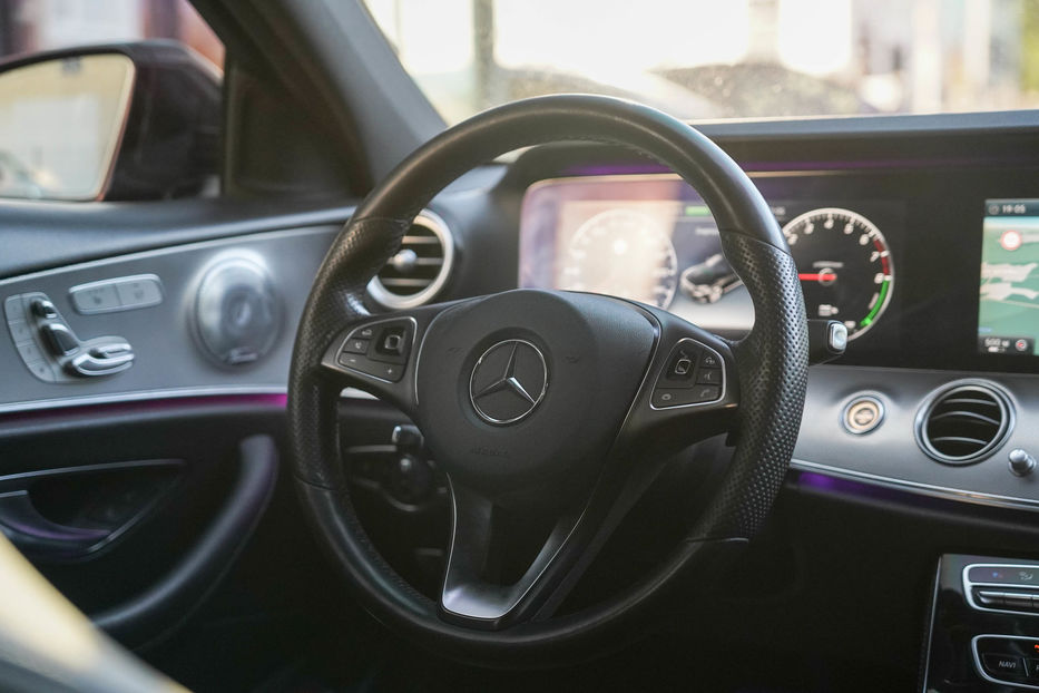 Продам Mercedes-Benz E-Class 350e AMG 2016 года в Черновцах