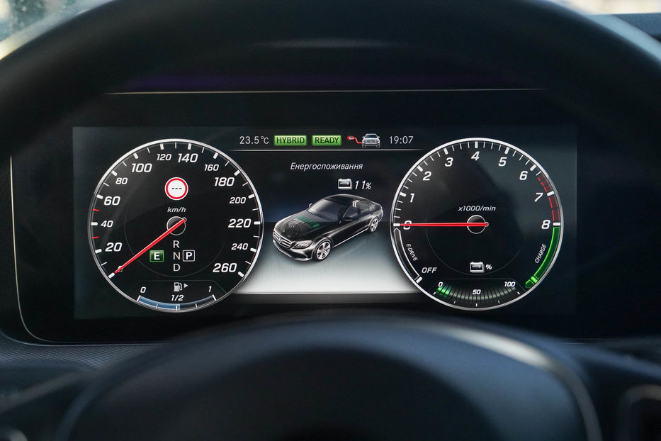 Продам Mercedes-Benz E-Class 350e AMG 2016 года в Черновцах