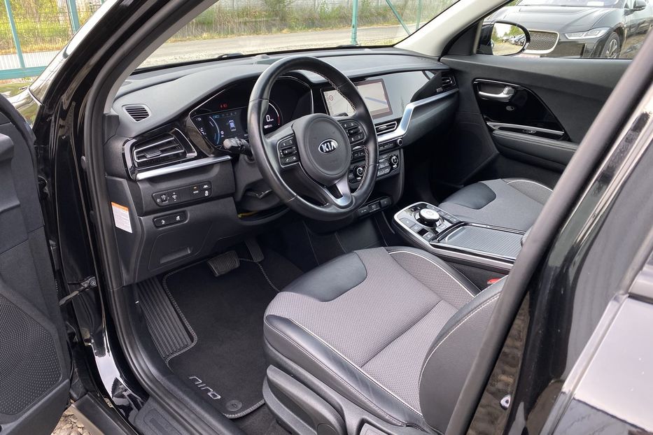 Продам Kia Niro 64кВтКамераПідігрівсидінькерма 2021 года в Львове