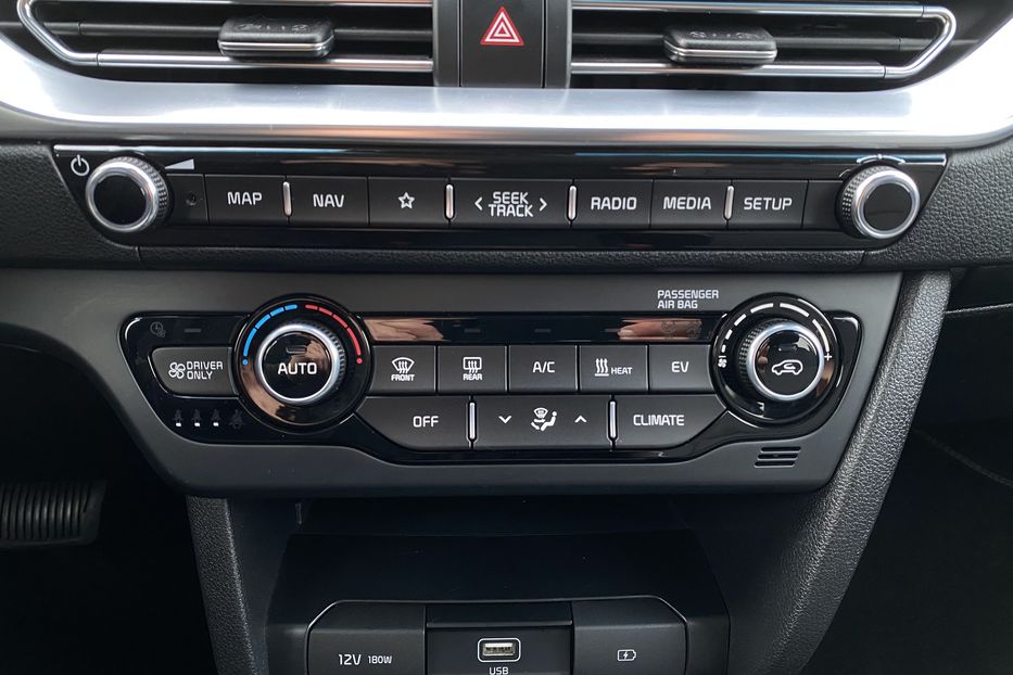 Продам Kia Niro 64кВтКамераПідігрівсидінькерма 2021 года в Львове
