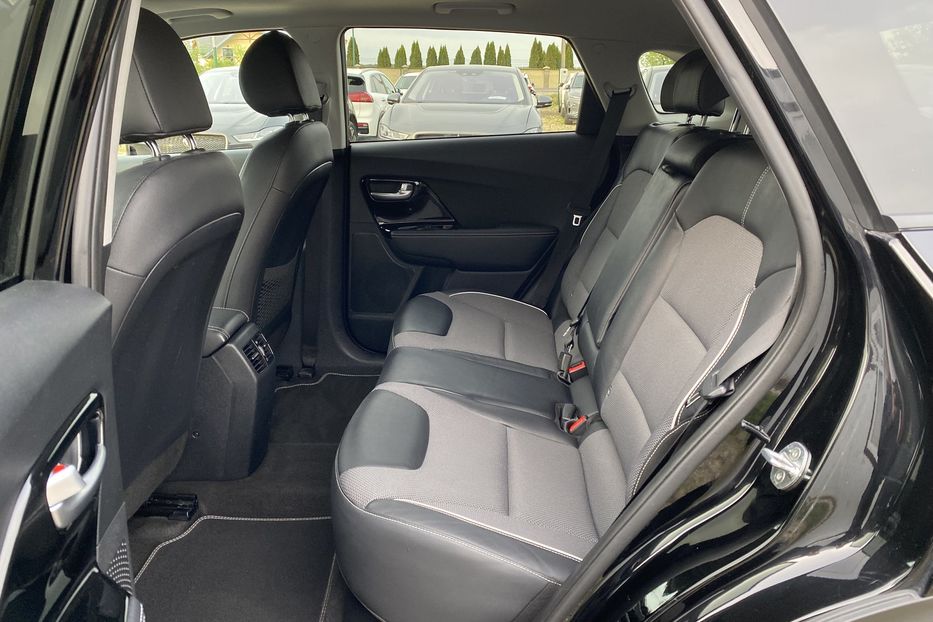 Продам Kia Niro 64кВтКамераПідігрівсидінькерма 2021 года в Львове