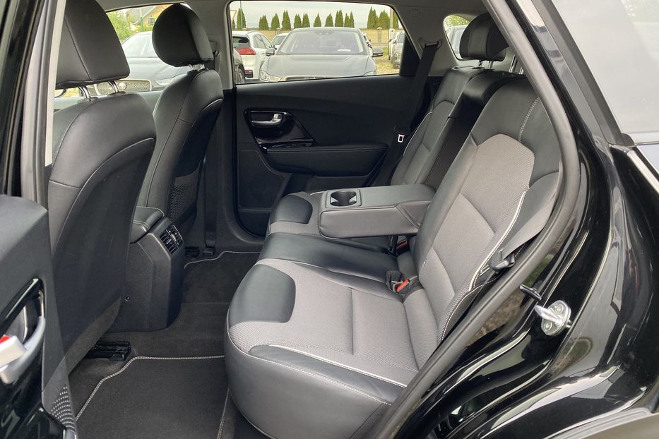 Продам Kia Niro 64кВтКамераПідігрівсидінькерма 2021 года в Львове