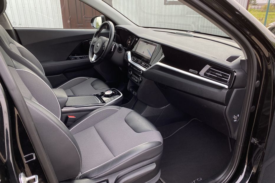 Продам Kia Niro 64кВтКамераПідігрівсидінькерма 2021 года в Львове