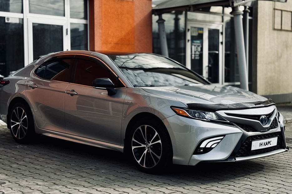 Продам Toyota Camry Hybrid 2018 года в Одессе