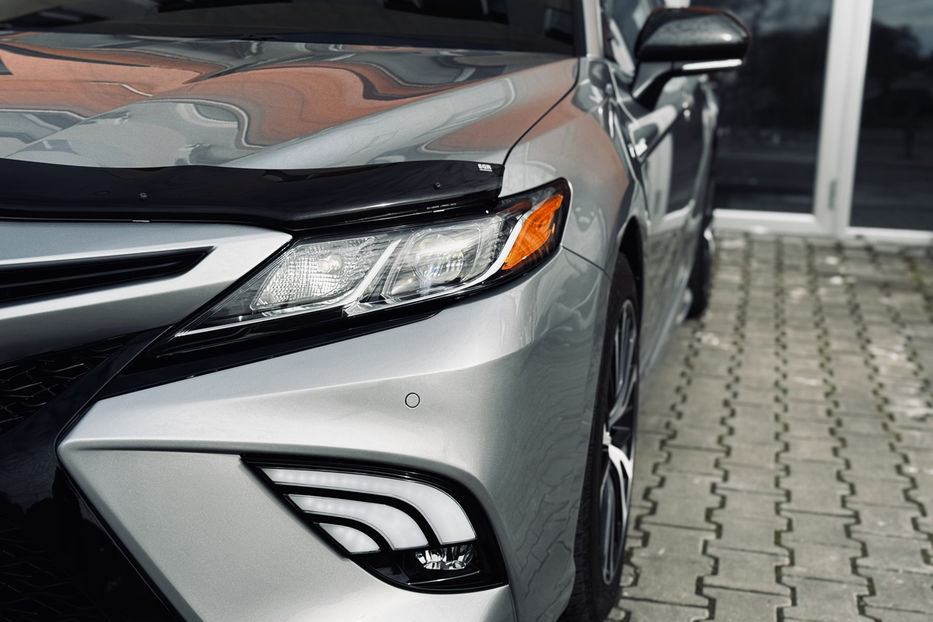 Продам Toyota Camry Hybrid 2018 года в Одессе