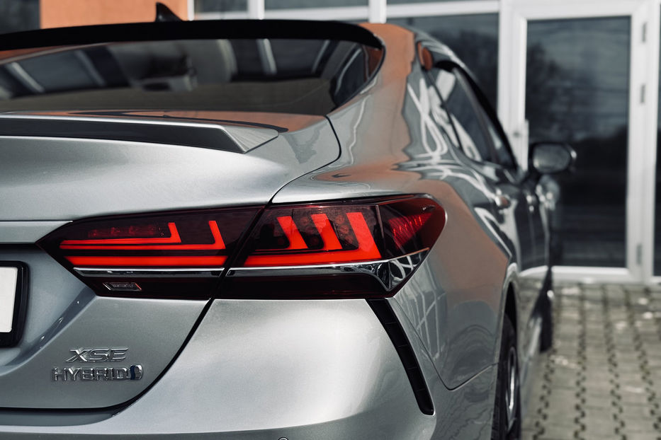 Продам Toyota Camry Hybrid 2018 года в Одессе