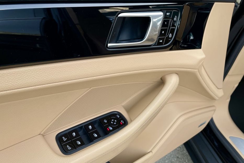 Продам Porsche Panamera 4 2020 года в Киеве