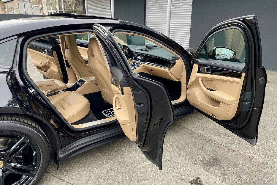Продам Porsche Panamera 4 2020 года в Киеве