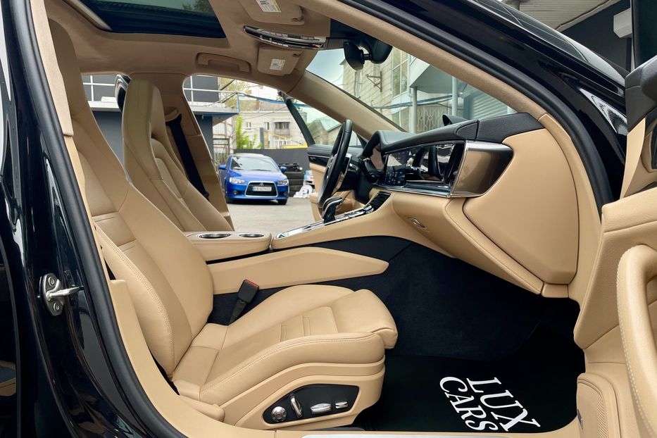 Продам Porsche Panamera 4 2020 года в Киеве