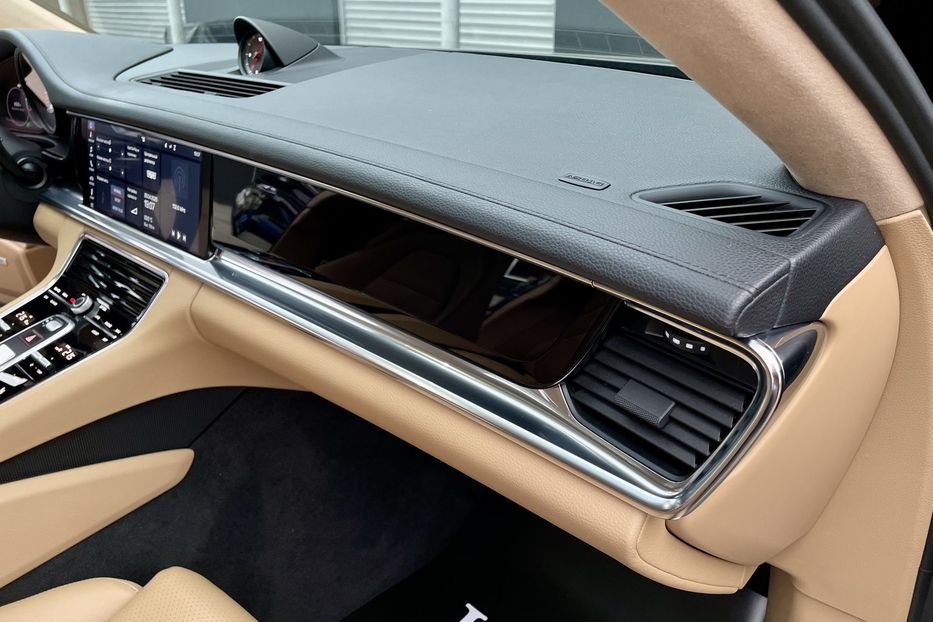 Продам Porsche Panamera 4 2020 года в Киеве