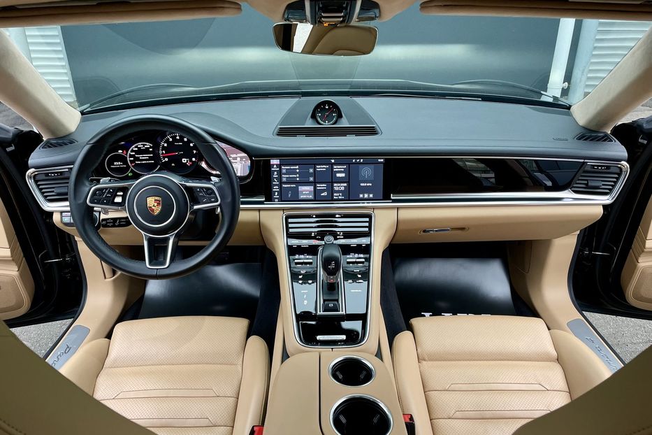 Продам Porsche Panamera 4 2020 года в Киеве