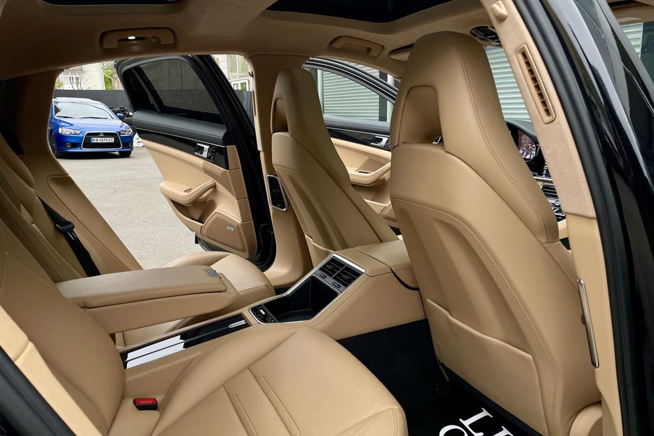 Продам Porsche Panamera 4 2020 года в Киеве