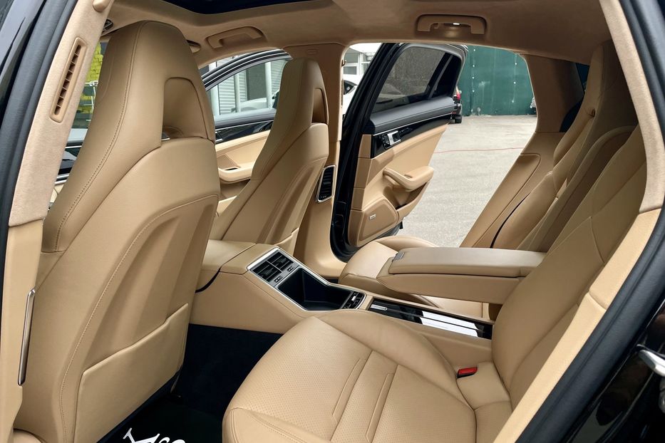 Продам Porsche Panamera 4 2020 года в Киеве