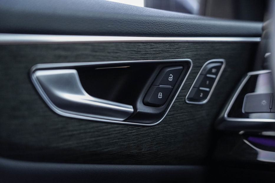 Продам Audi Q8 2018 года в Черновцах
