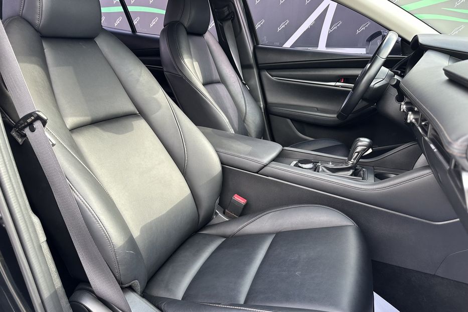 Продам Mazda 3 AWD Premium 2021 года в Киеве