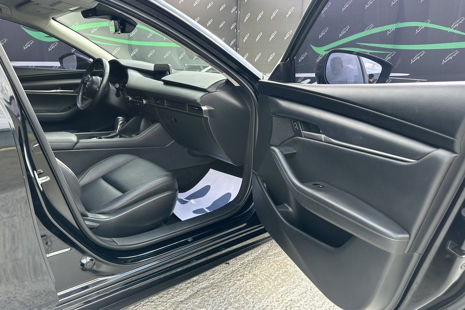Продам Mazda 3 AWD Premium 2021 года в Киеве