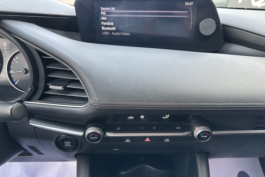Продам Mazda 3 AWD Premium 2021 года в Киеве