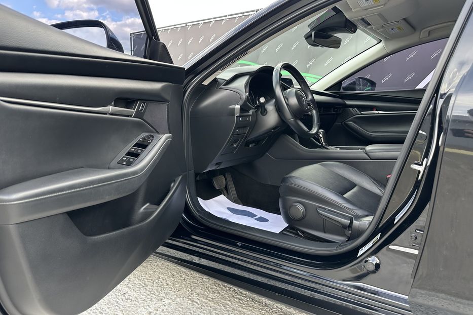 Продам Mazda 3 AWD Premium 2021 года в Киеве