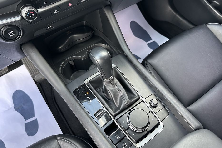 Продам Mazda 3 AWD Premium 2021 года в Киеве