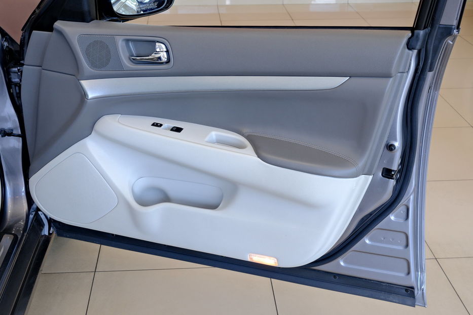 Продам Infiniti G25 2012 года в Одессе
