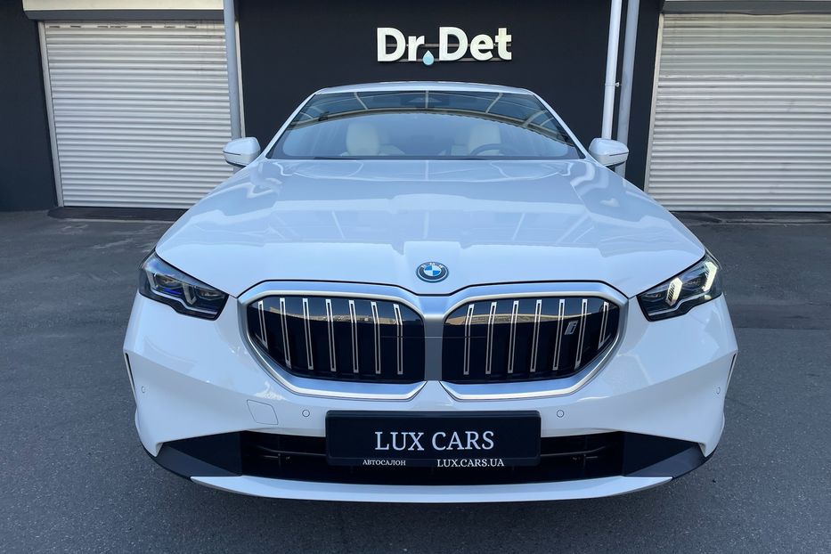 Продам BMW 540 i5 eDrive 40 2024 года в Киеве