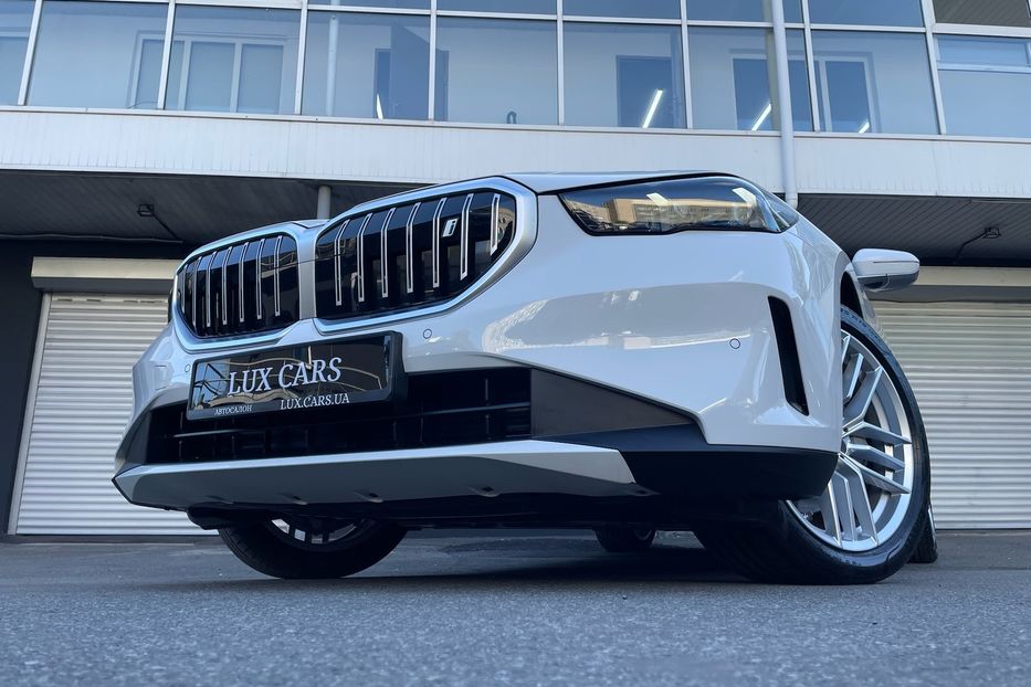 Продам BMW 540 i5 eDrive 40 2024 года в Киеве
