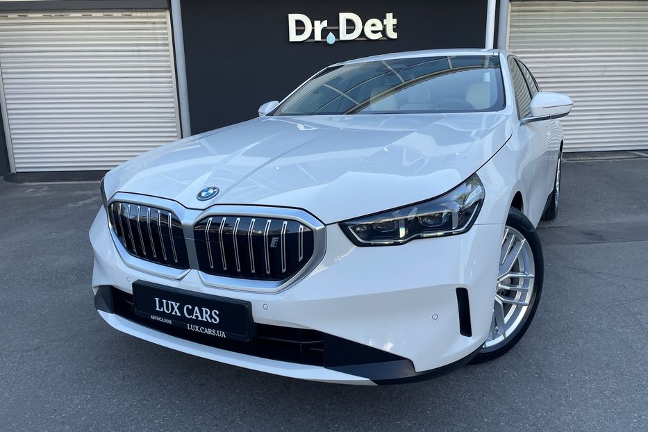 Продам BMW 540 i5 eDrive 40 2024 года в Киеве